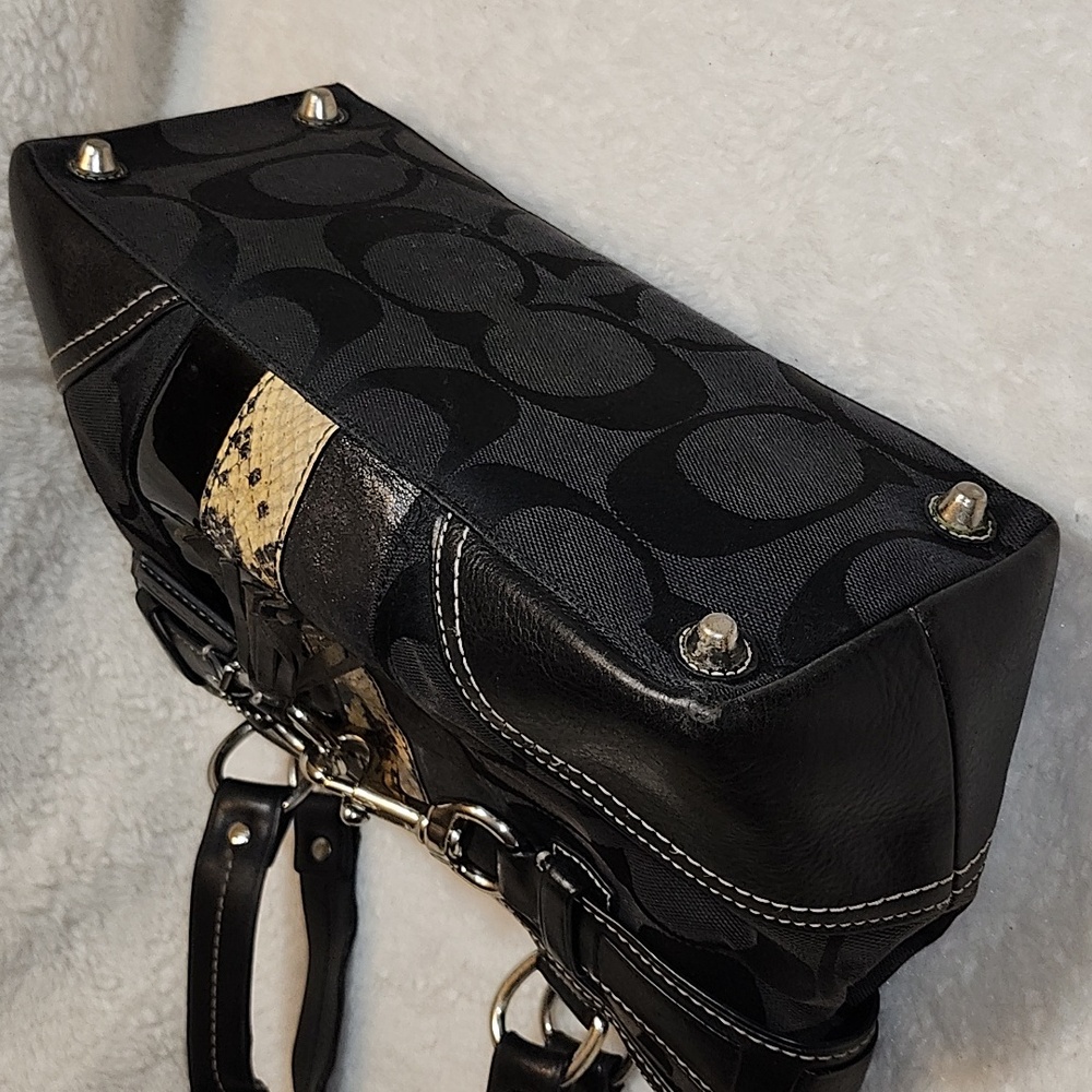 Coach Y2K Elegant  Hamptons Hobo Mobwife  Shoulder Bag - Picture 9 of 16